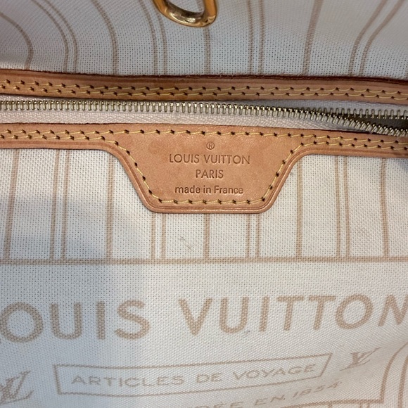 Louis Vuitton Neverfull PM - Picture 8 of 12